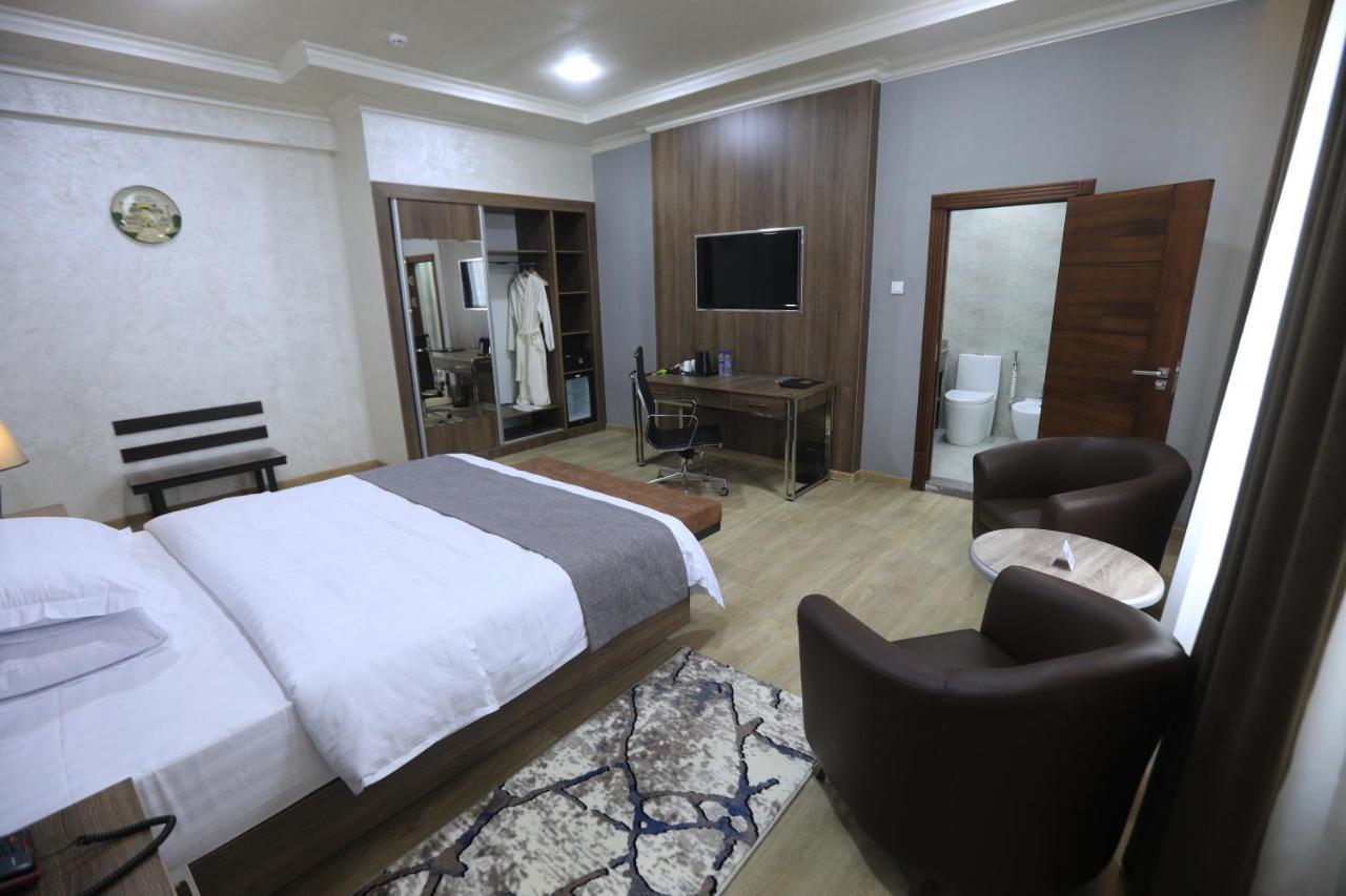 Chlnor Hotel Andijan Exteriér fotografie
