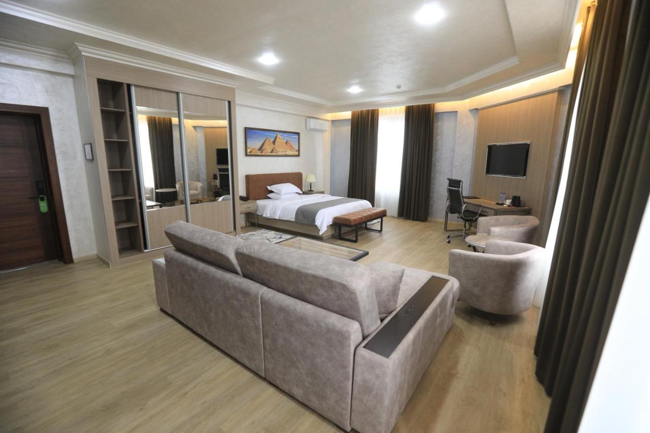 Chlnor Hotel Andijan Exteriér fotografie