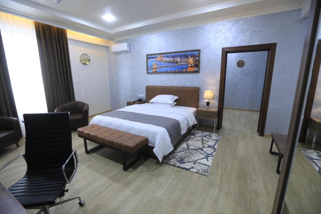 Chlnor Hotel Andijan Exteriér fotografie