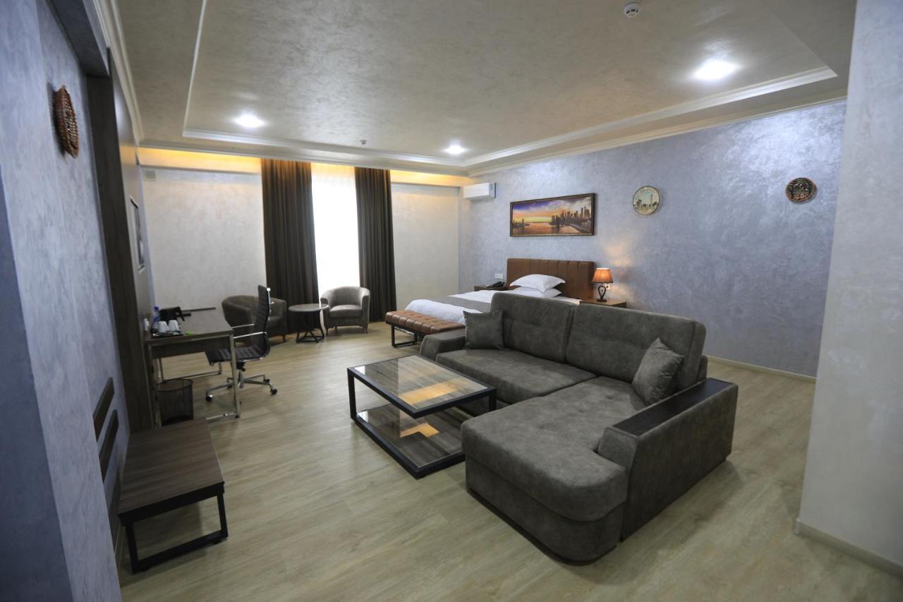 Chlnor Hotel Andijan Exteriér fotografie