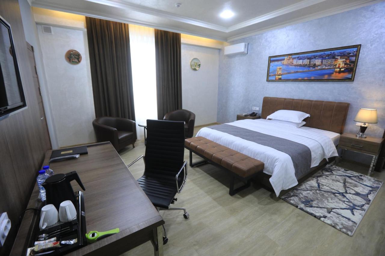 Chlnor Hotel Andijan Exteriér fotografie