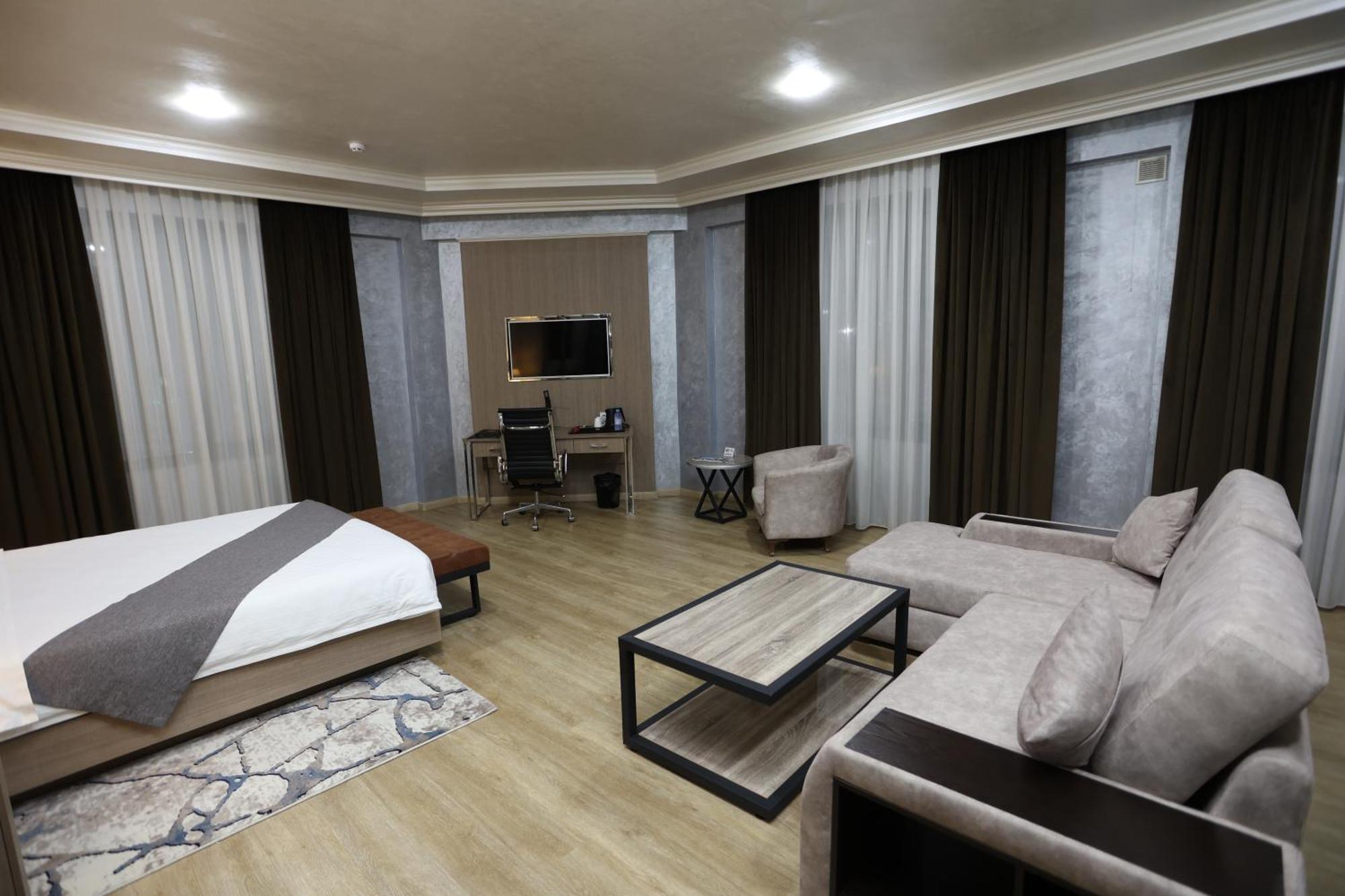 Chlnor Hotel Andijan Exteriér fotografie