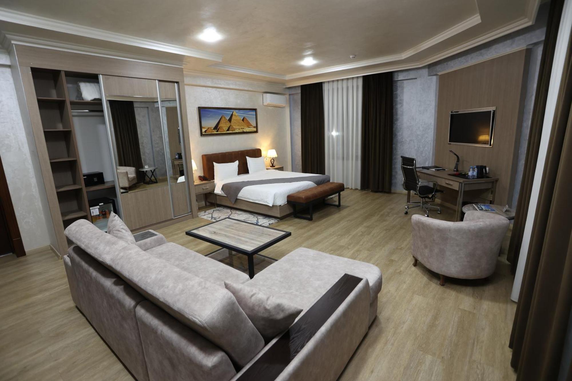 Chlnor Hotel Andijan Exteriér fotografie