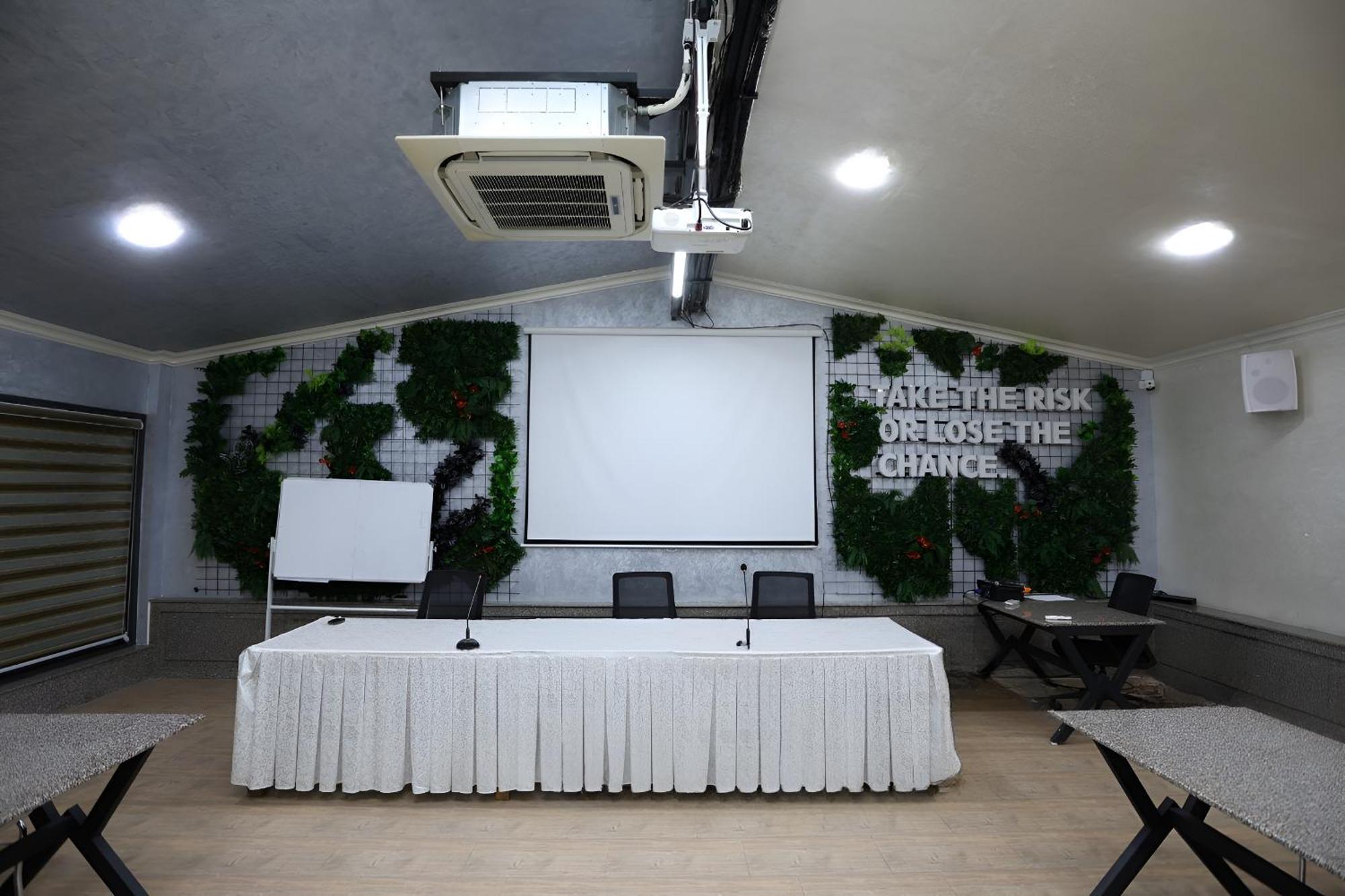 Chlnor Hotel Andijan Exteriér fotografie