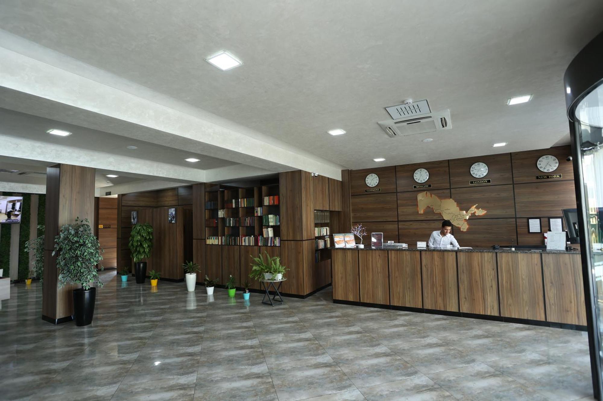 Chlnor Hotel Andijan Exteriér fotografie